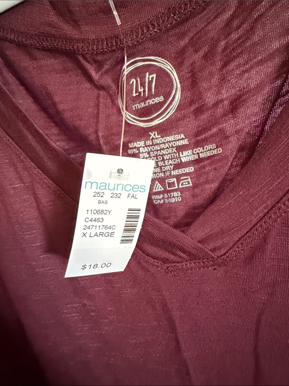 Everyday V-Neck Sleeveless Tank Top - Plum - Picture 3 of 3